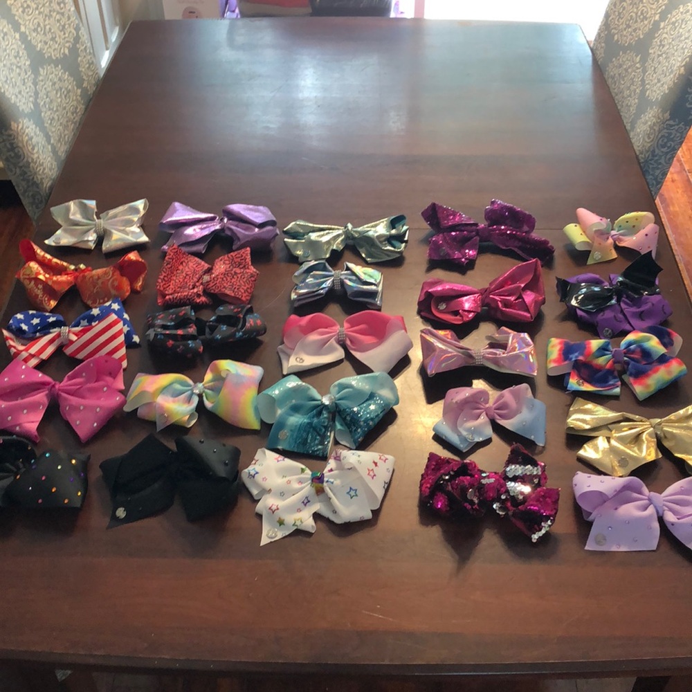 27 JoJo bows --- tons of colors and styles